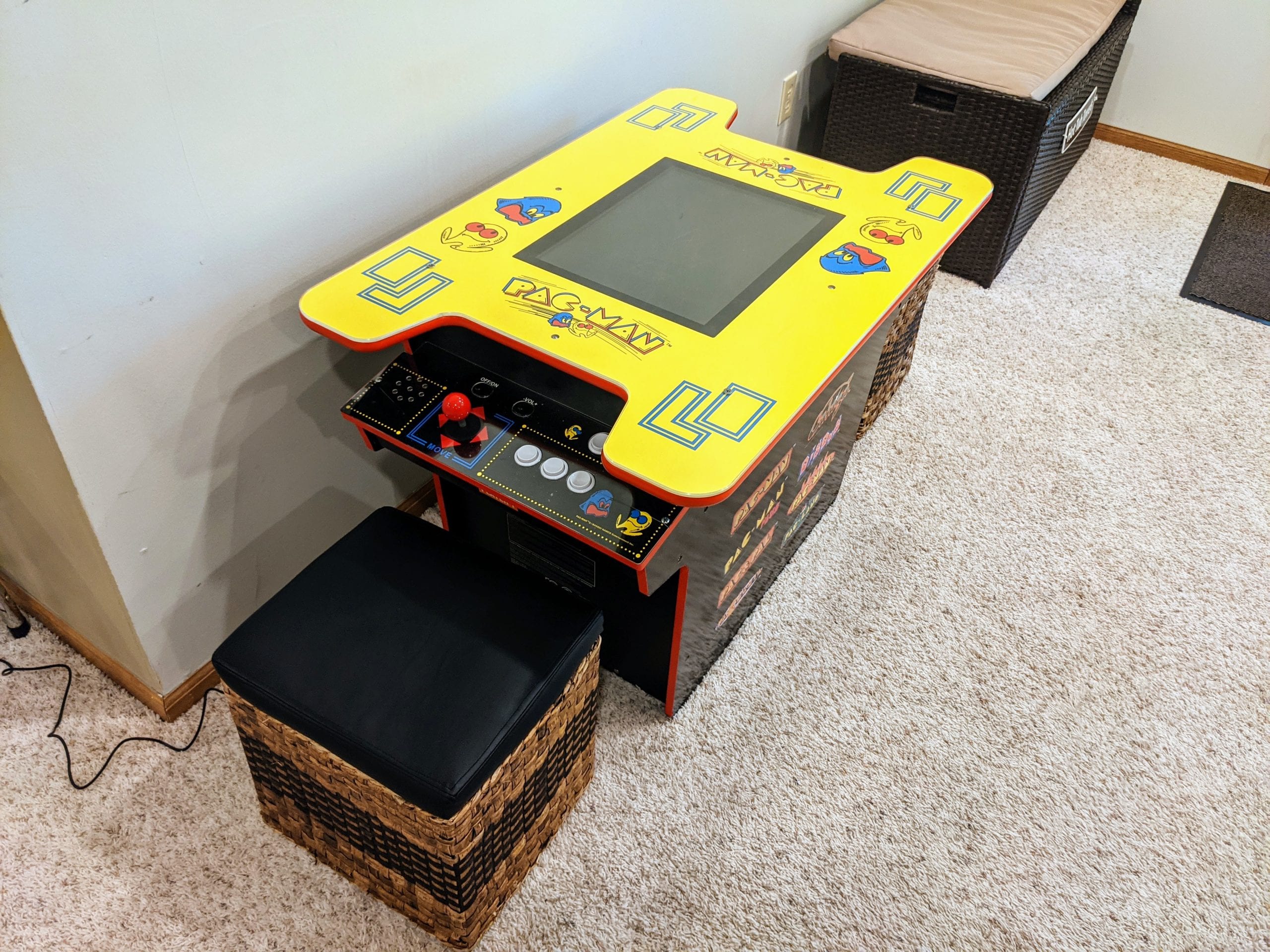 Arcade table